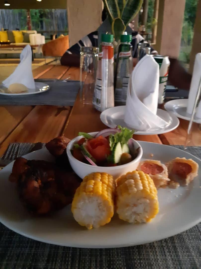 Xhabe Safari Lodge Chobe Muchenje 外观 照片